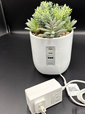 iHOME POWER PLANT MULTI DEVICE FAUX SUCCULENT DECORATIVE CHARGING STATION.  EUC.